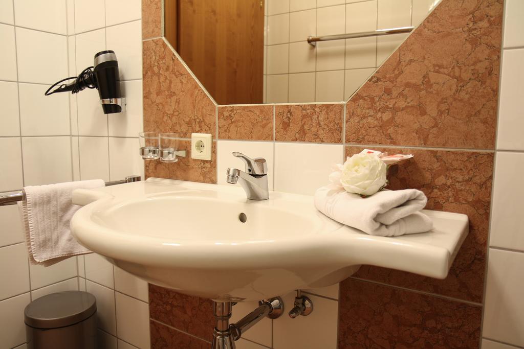 Hotel Gasthof Neuner Imst Exteriör bild